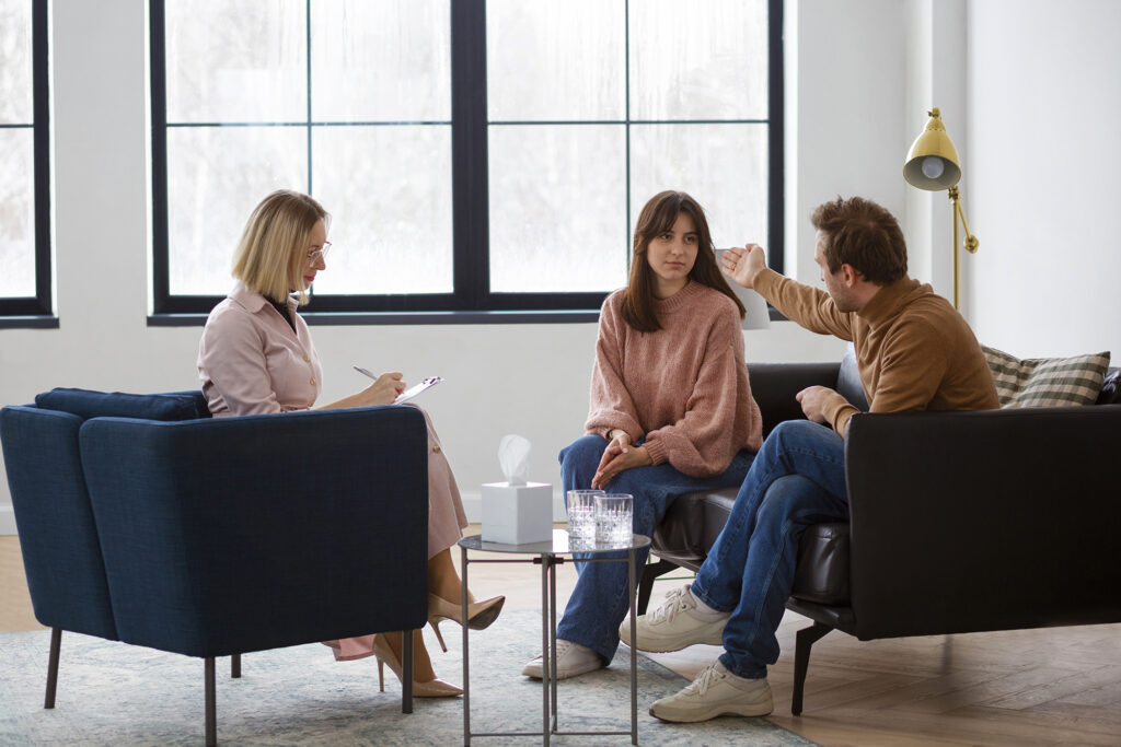 Para w trakcie sesji psychoterapeutycznej.